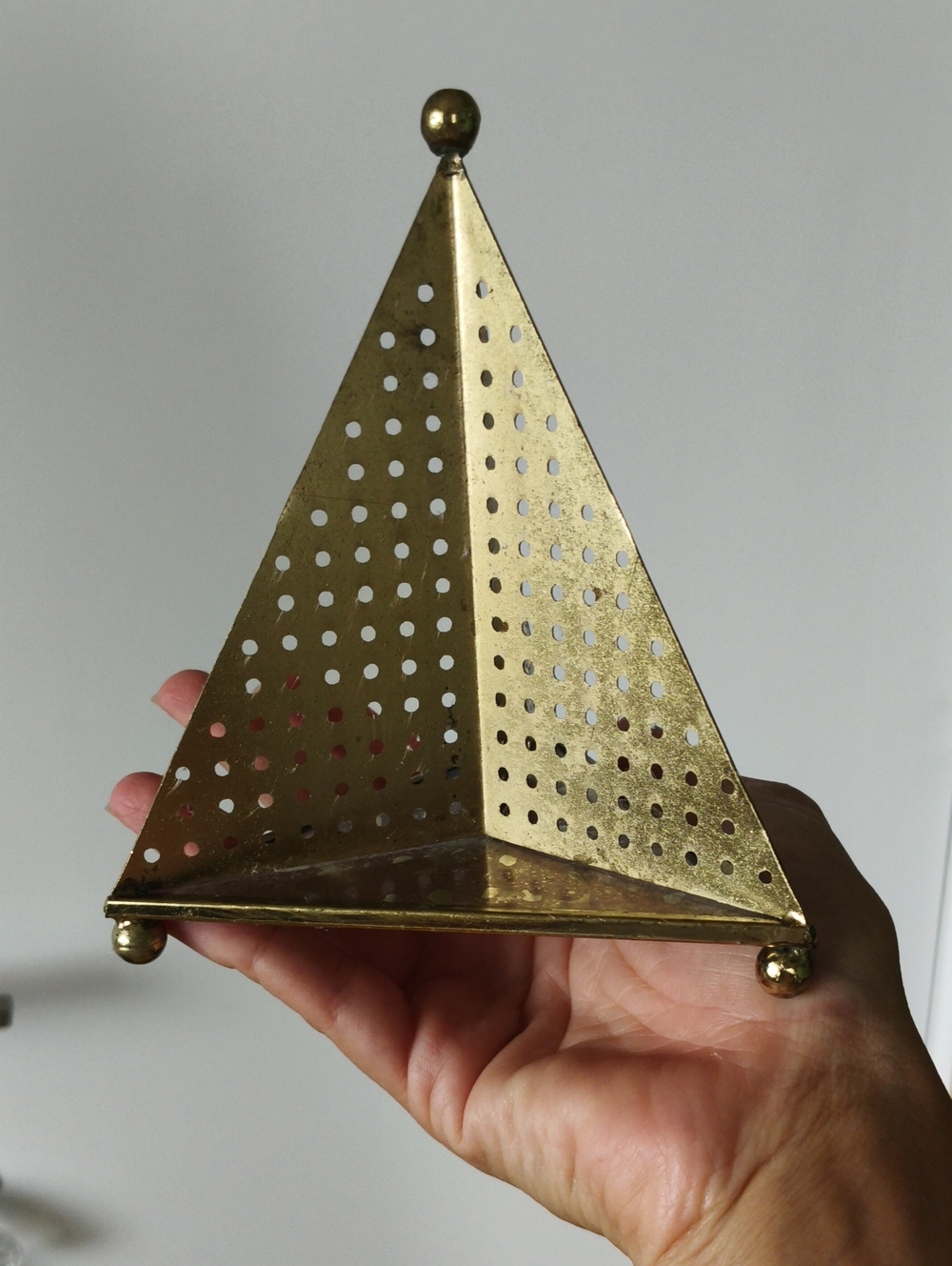 Anthropologie Gold Pyramid Jewelry And Earring Holder